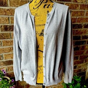 UNIQLO GRAY BUTTON DOWN CARDIGAN